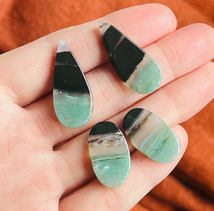 [原石] 鉻綠玉瓍