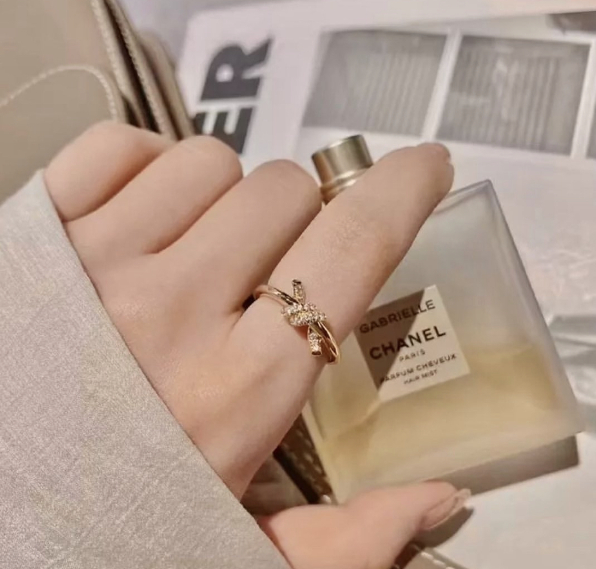 經典低奢扭結 金銀鑽翻玩細戒