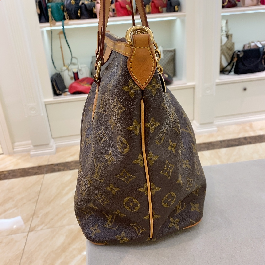 Estate Louis Vuitton Monogram Tivoli Handbag