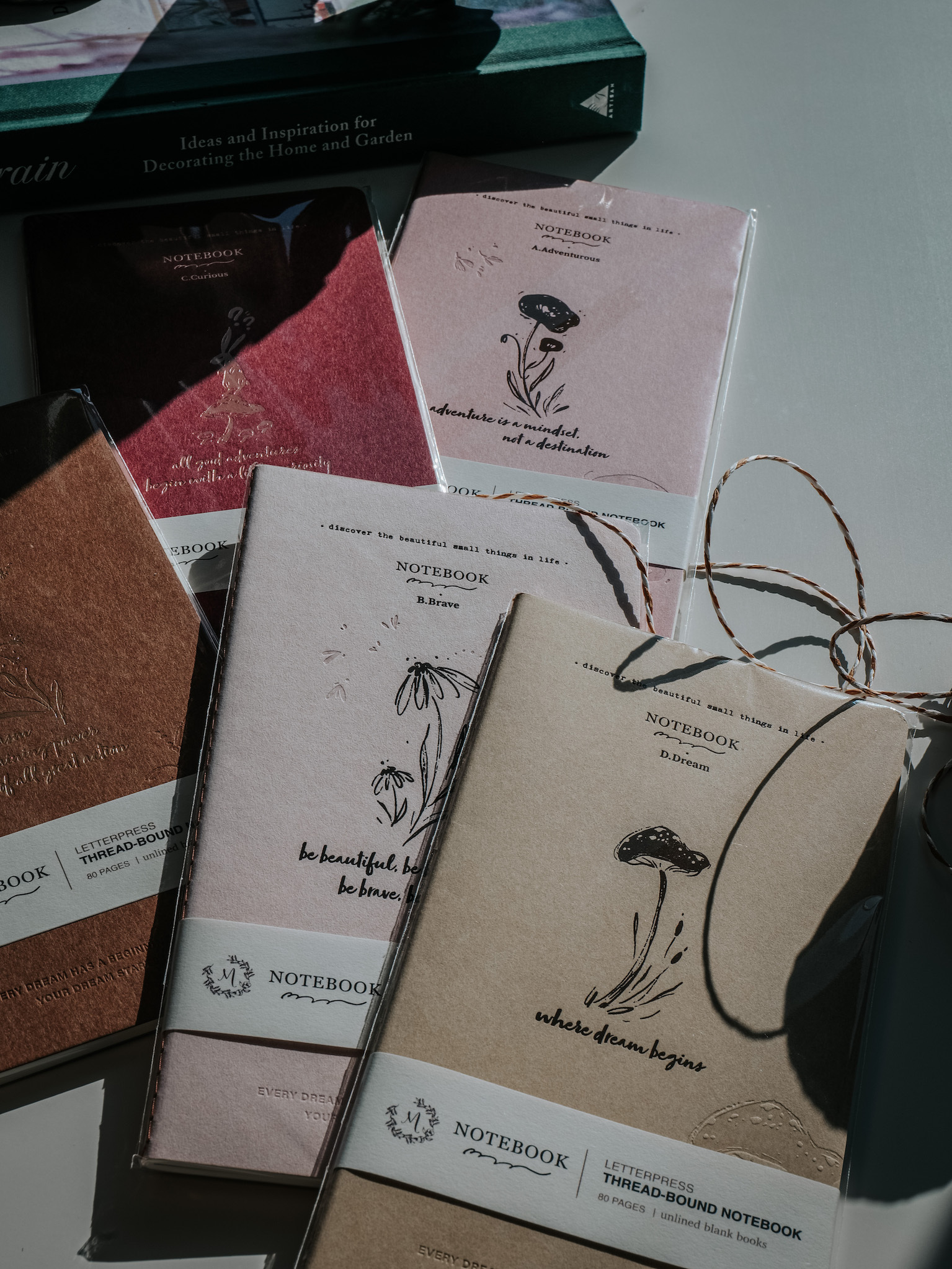 Meow Illustration．活版線裝長型筆記本 共五款