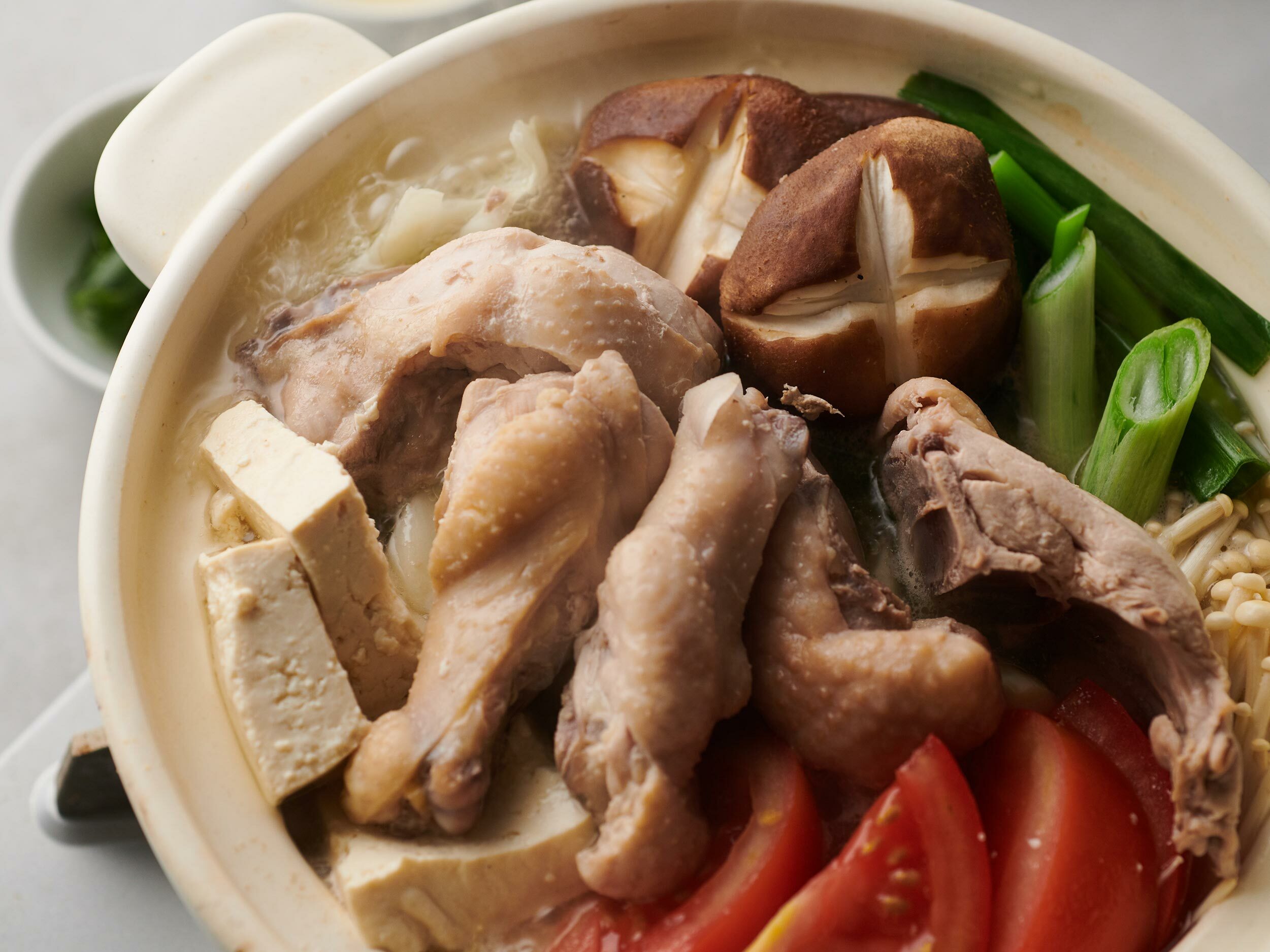 等到蔬菜類可以筷子刺穿,便是享用的時候了。