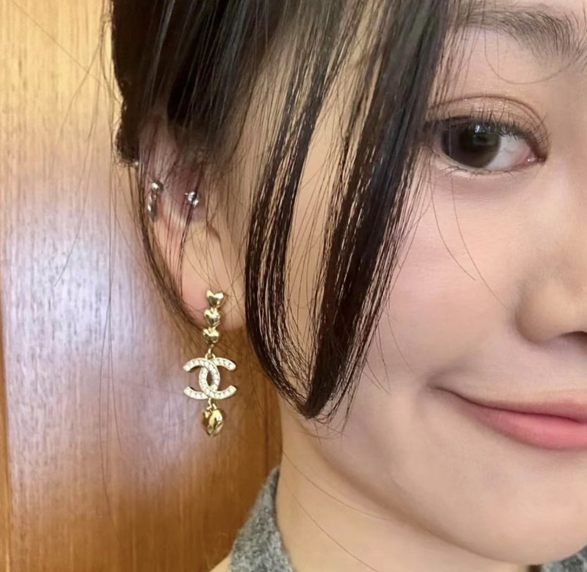 香奶奶 小桃心雙c翻玩長墜