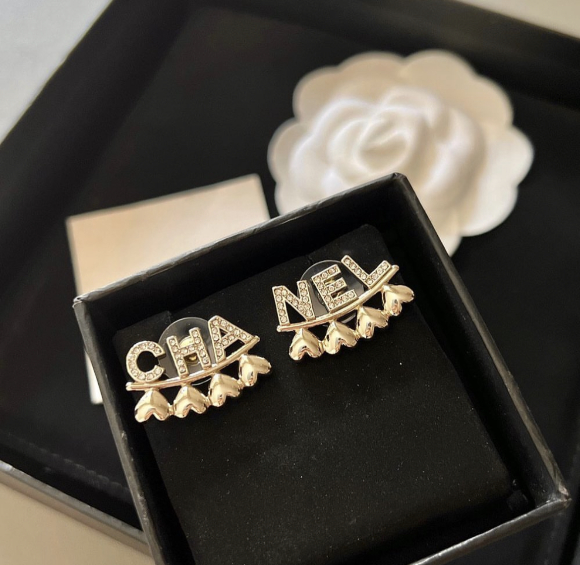 香奶奶 C桃心排不對稱翻玩耳釘