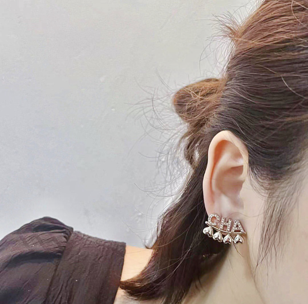 香奶奶 C桃心排不對稱翻玩耳釘