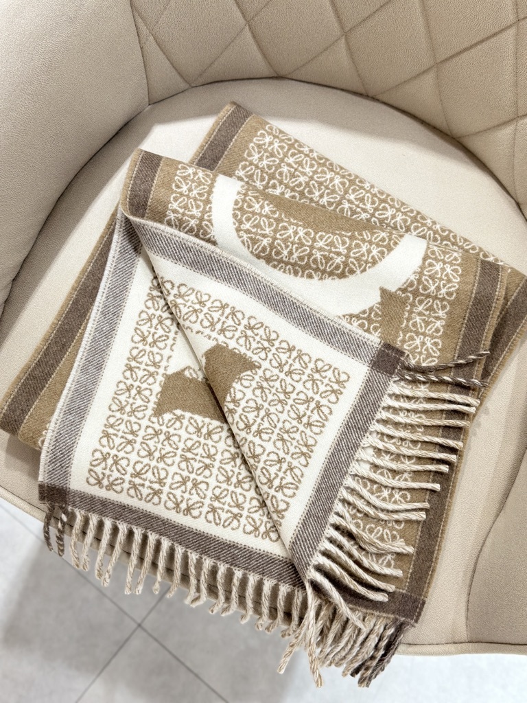 LOEWE Love Jacquard Scarf