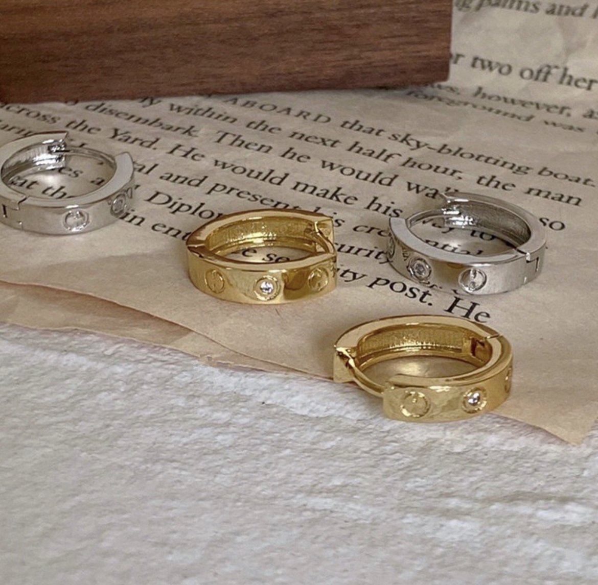 ct鑽釘經典翻玩耳扣釘