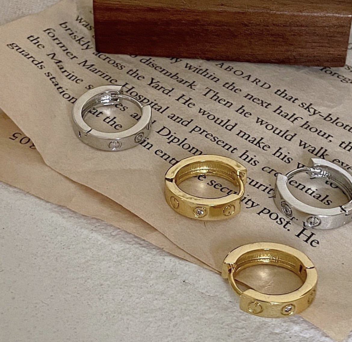 ct鑽釘經典翻玩耳扣釘