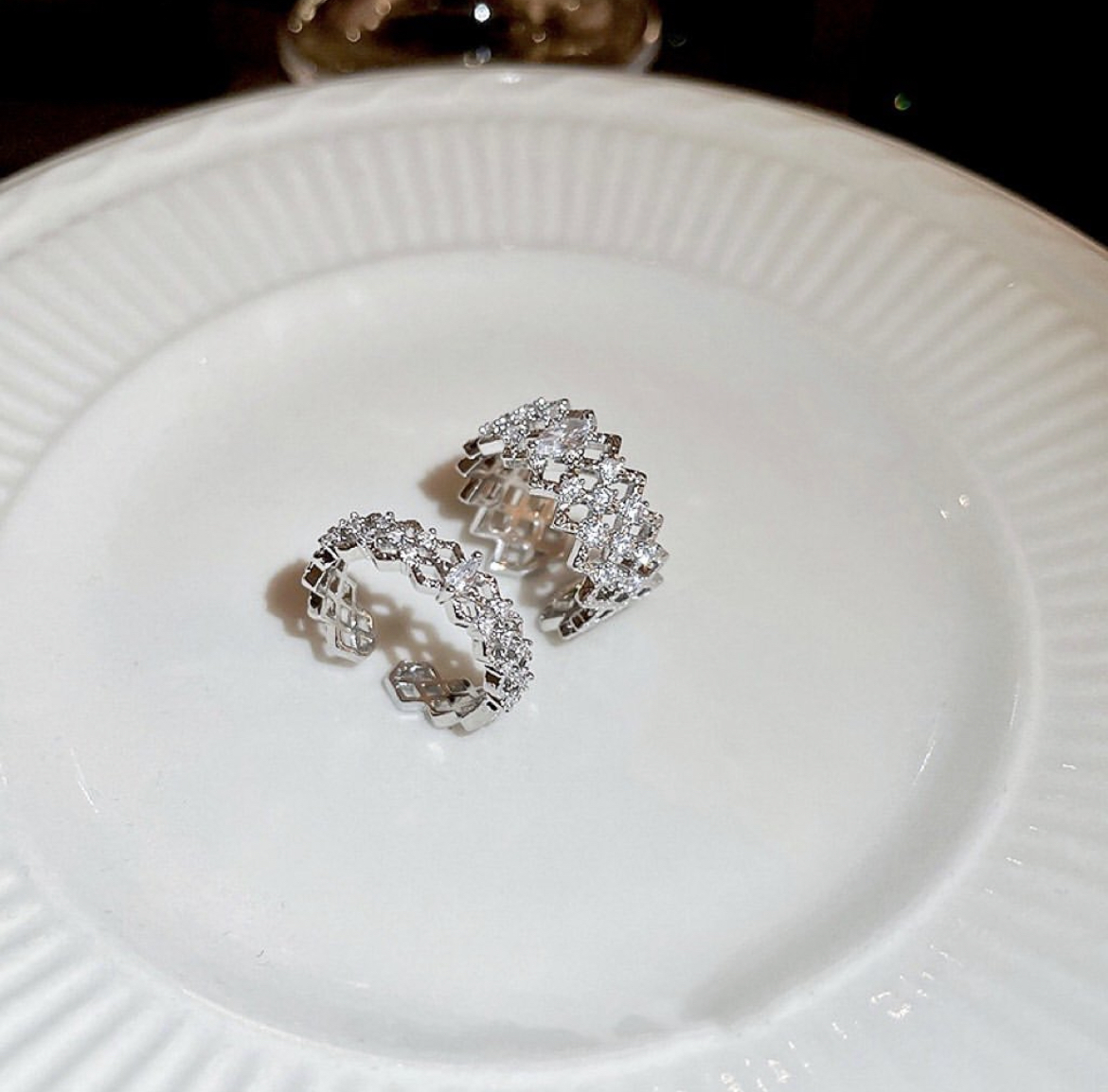 高奢銀鑽蕾絲 寬版開口戒