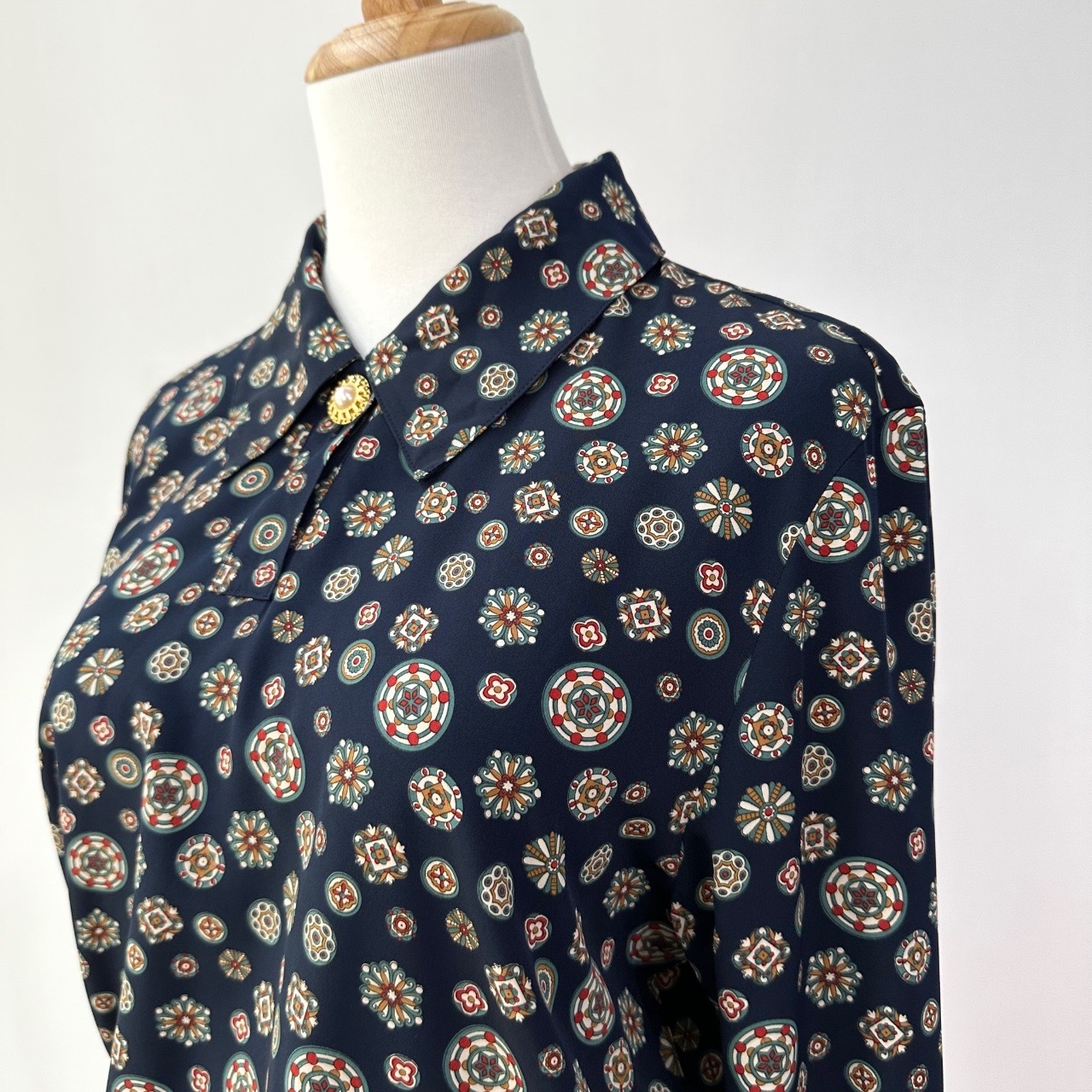 日本製深藍葡式瓷磚花紋上衣