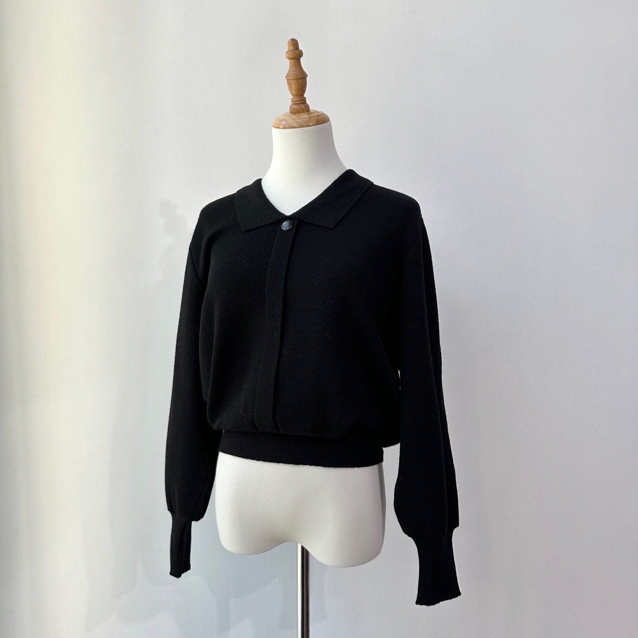 黑色簡約薄身針織上衣