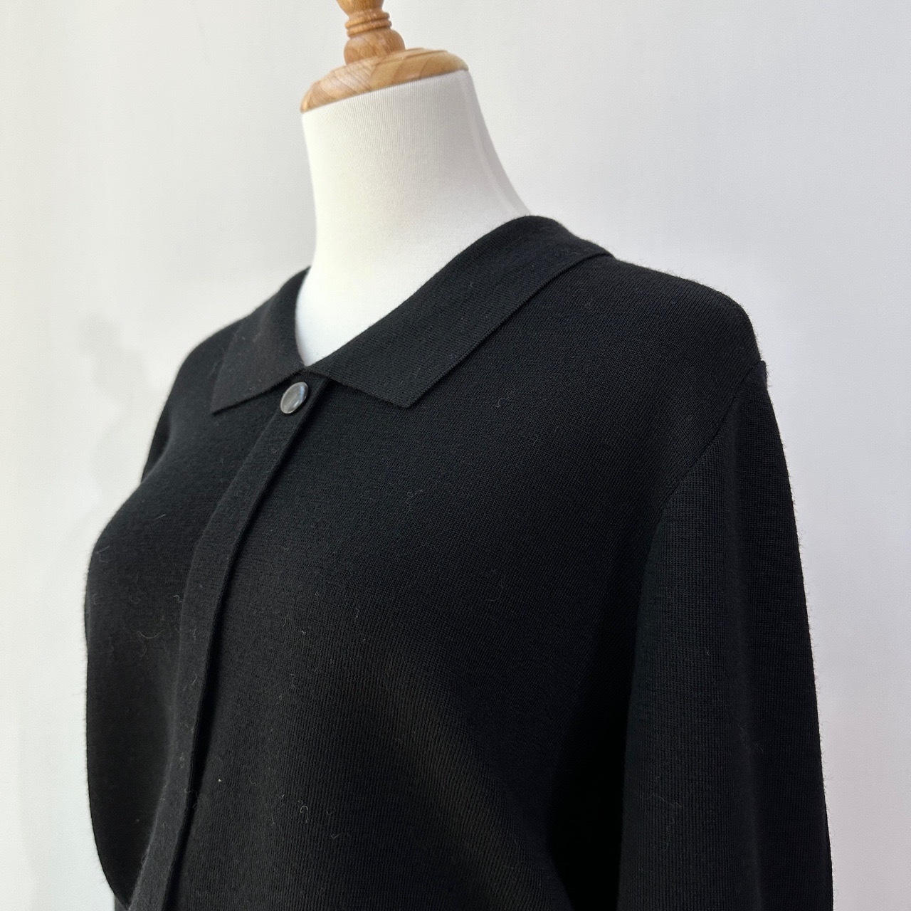 黑色簡約薄身針織上衣