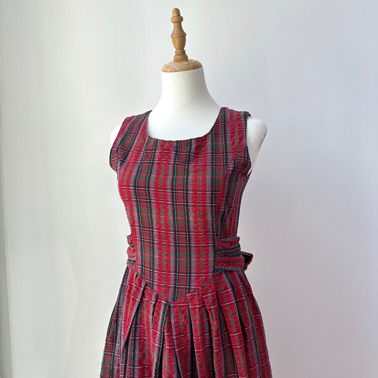 英倫風紅綠藍格紋背心連身裙