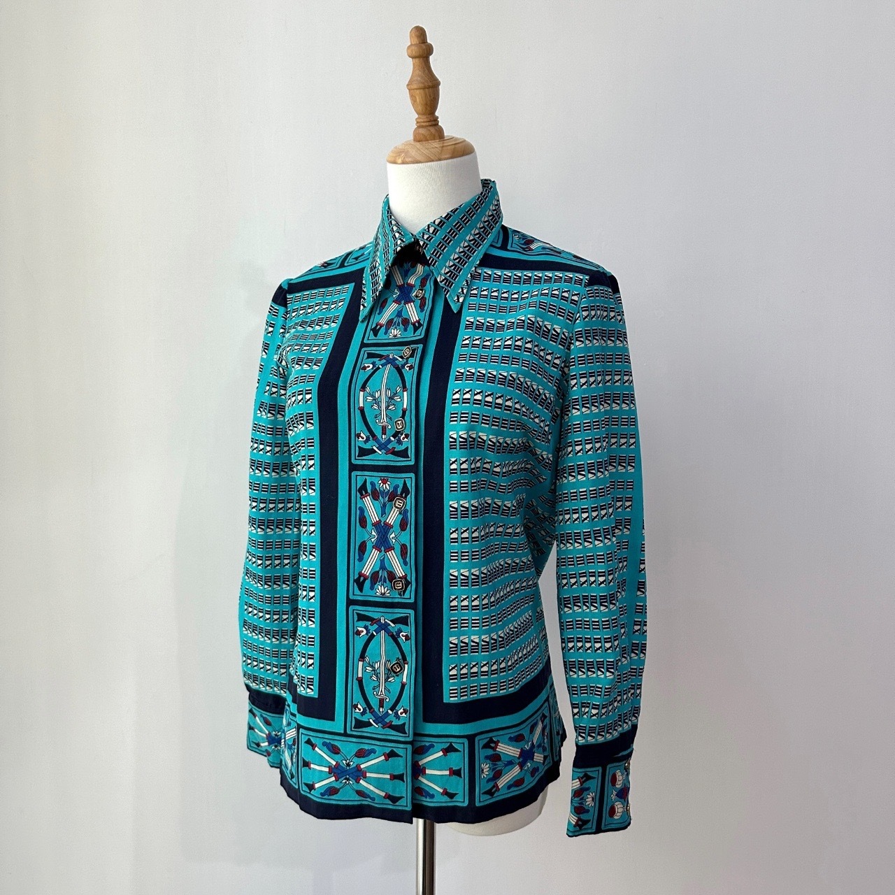 日本製水藍色羅馬數字密碼上衣