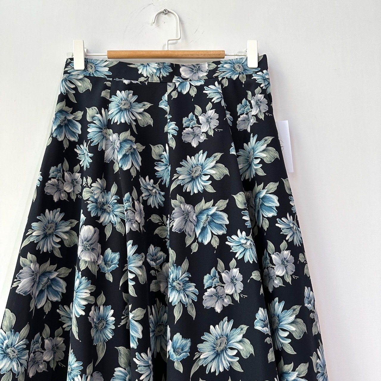 日本製藍菊盛放半身裙