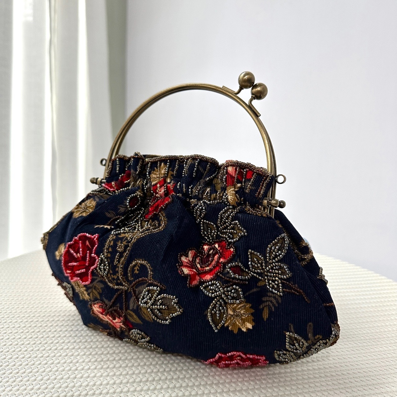 Night Rose 手挽口金包