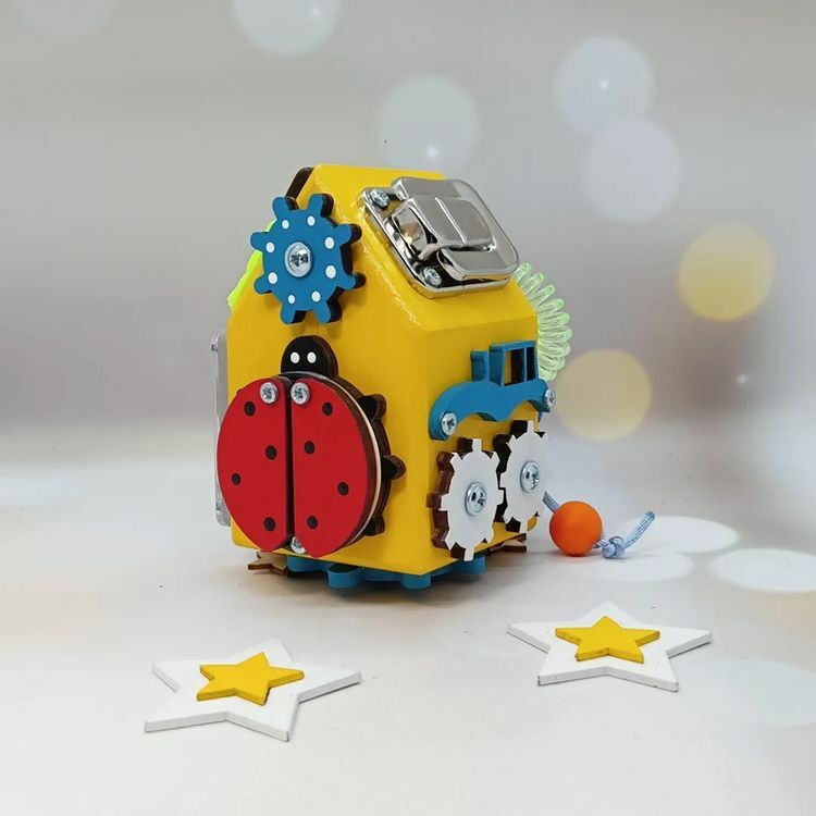 烏克蘭手工製Busy House