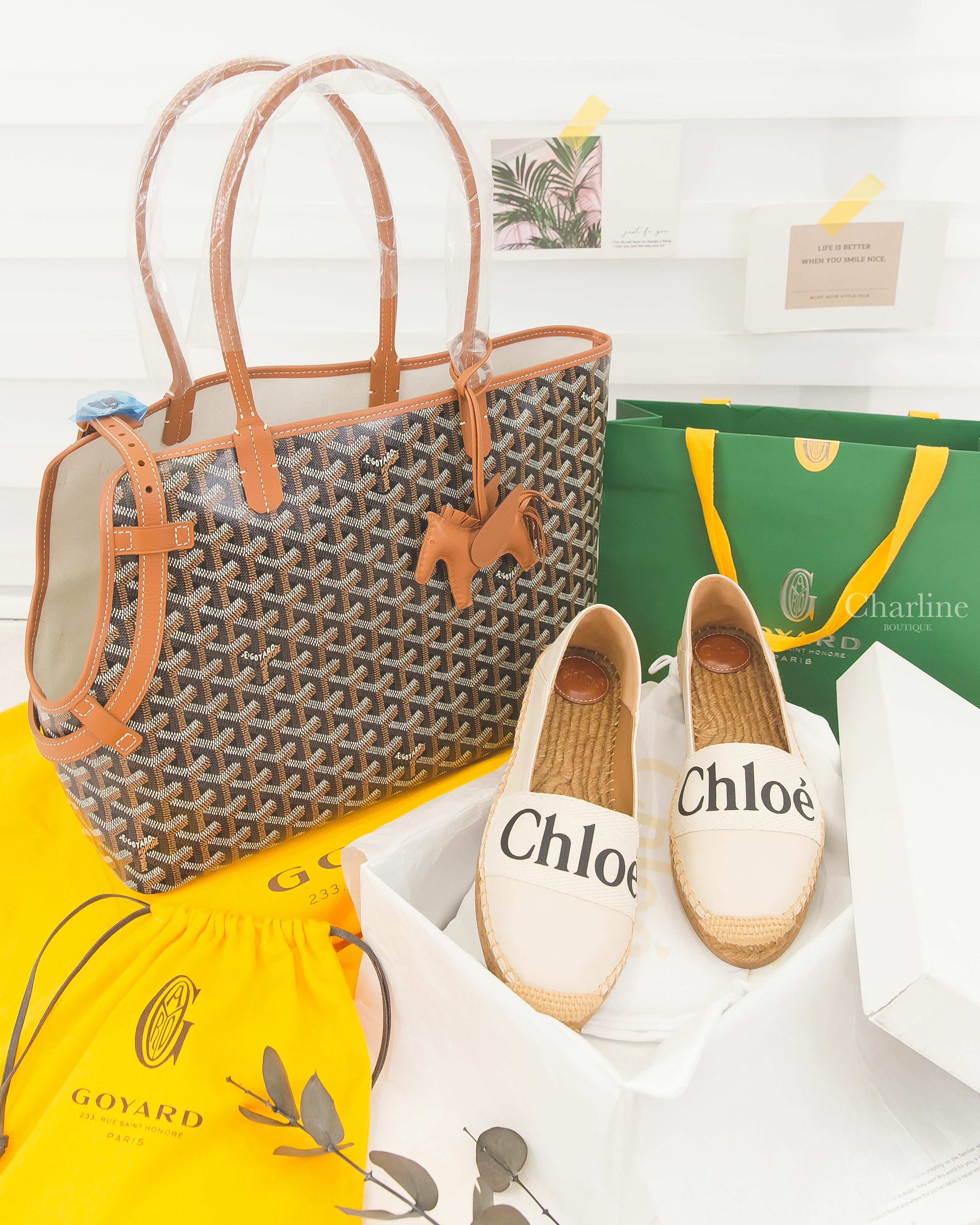 Hermès Rodeo PM Pegase 焦糖色小型飛馬吊飾,Goyard Chien Gris Bag 黑色拼咖啡色提把無拉鍊寵物托特包,Chloe 白底棉質黑Logo小牛皮草編鞋-Charline Boutique 精品代購