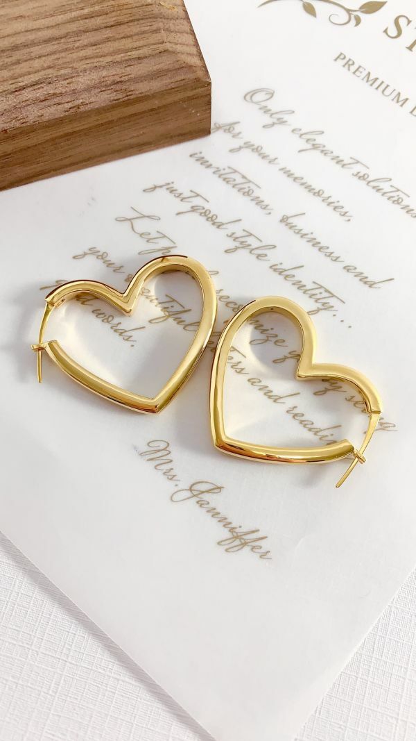 誇張大愛心耳扣