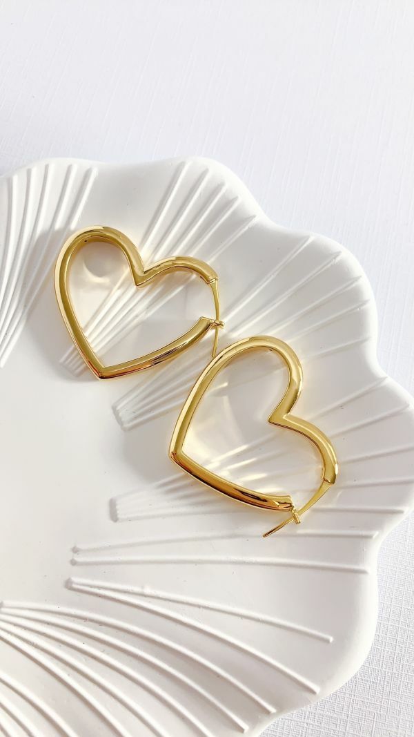 誇張大愛心耳扣