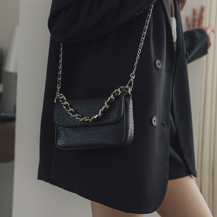 附背帶荔枝皮革包