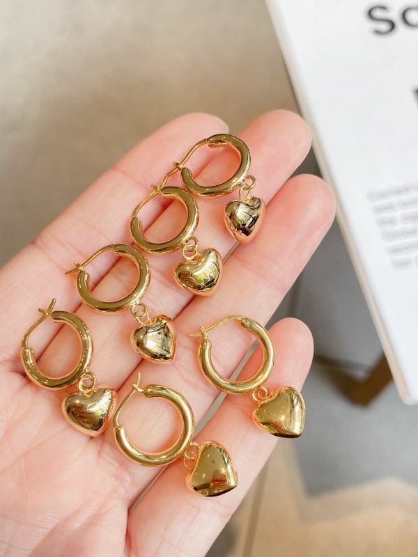 金桃心耳圈耳環