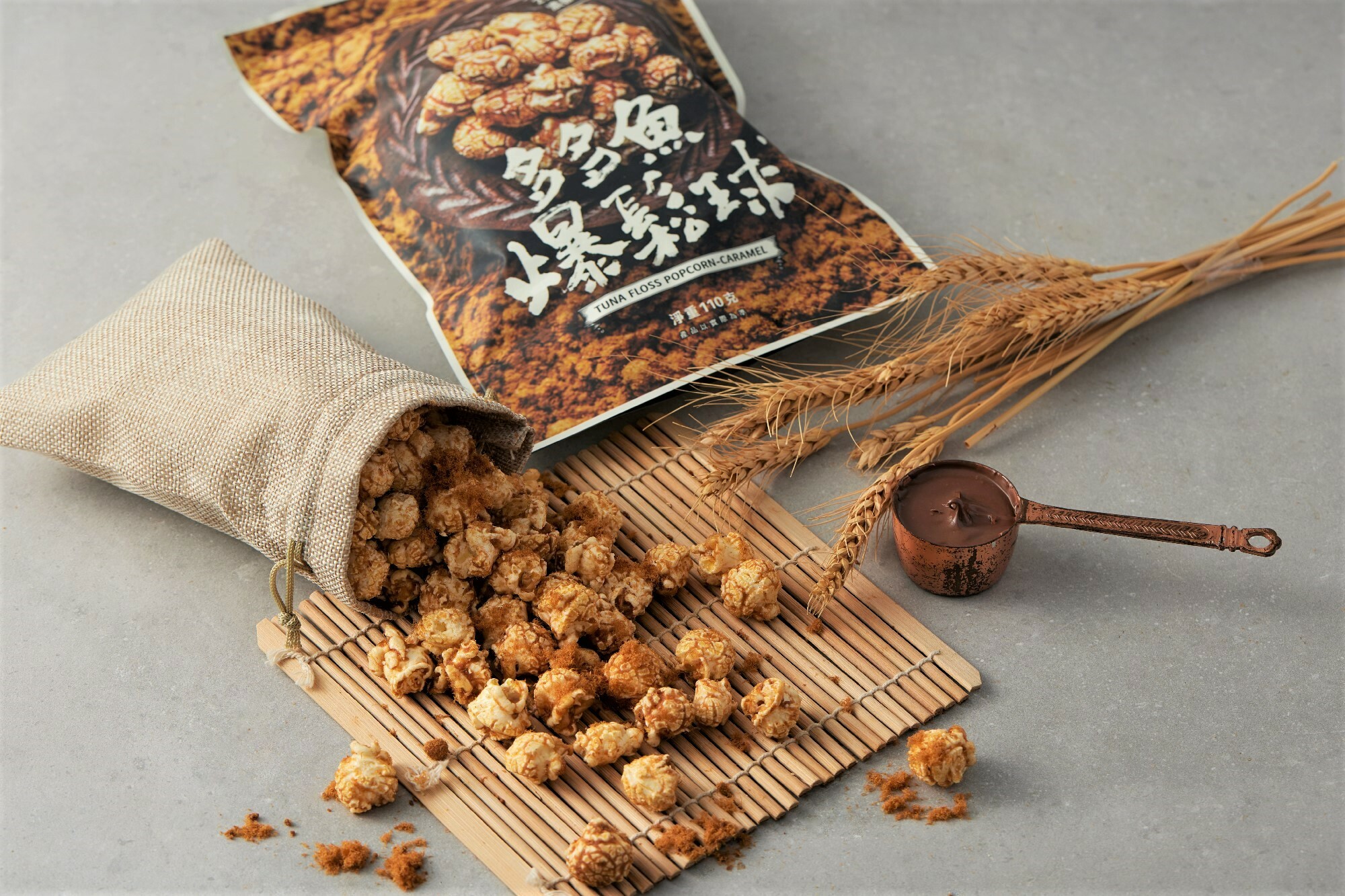 多多魚爆鬆球, 爆米花, 焦糖, 焦糖爆米花, 魚鬆, 鮪魚鬆, 鮪魚, 魚饌食, 極品魚鬆, 阿拉伯糖, 團購美食, 多多魚脆條, 多多魚, 貓咪凍乾, 魚饌食, 團購美食