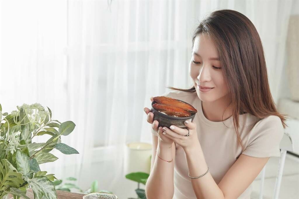 蒲燒鮪魚腹排,蒲燒,蒲燒鰻魚,鮪魚肉燥,魚鬆, 鮪魚鬆, 鮪魚, 魚饌食, 極品魚鬆, 阿拉伯糖, 團購美食, 多多魚脆條, 多多魚, 貓咪凍乾, 魚饌食, 團購美食