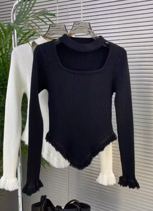 Halterneck fringed long-sleeved sweater