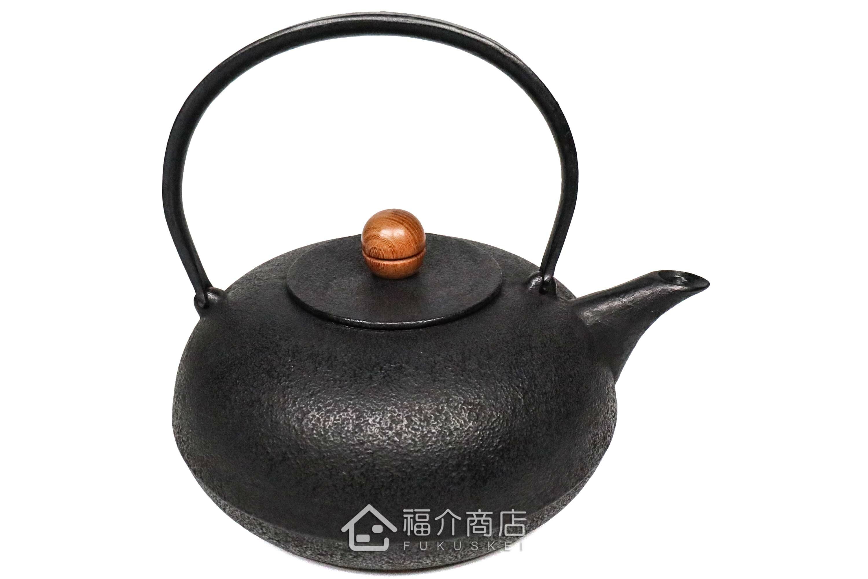 薰山工房所製作煮水泡茶用的鐵壺