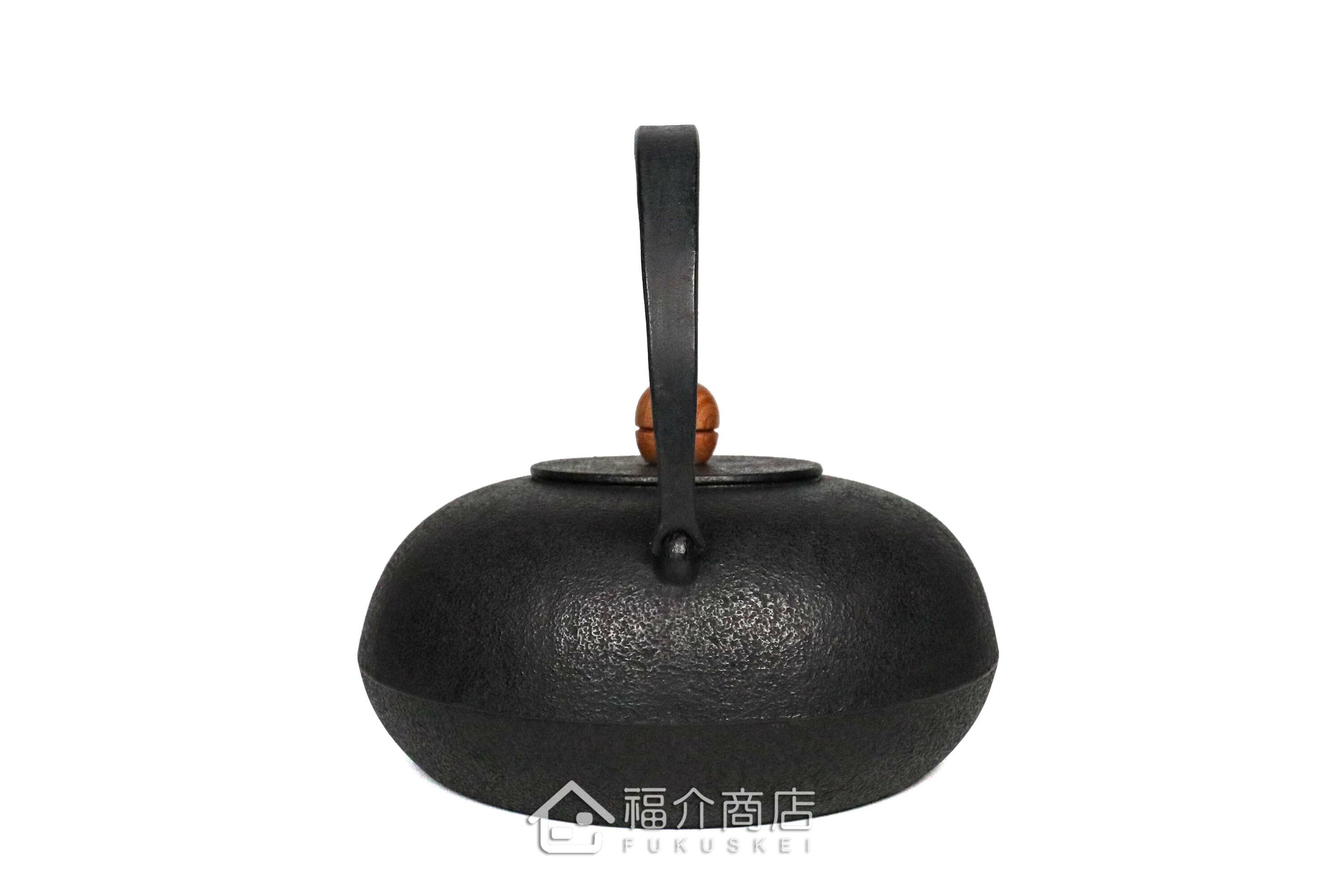 薰山工房所製作煮水泡茶用的鐵壺