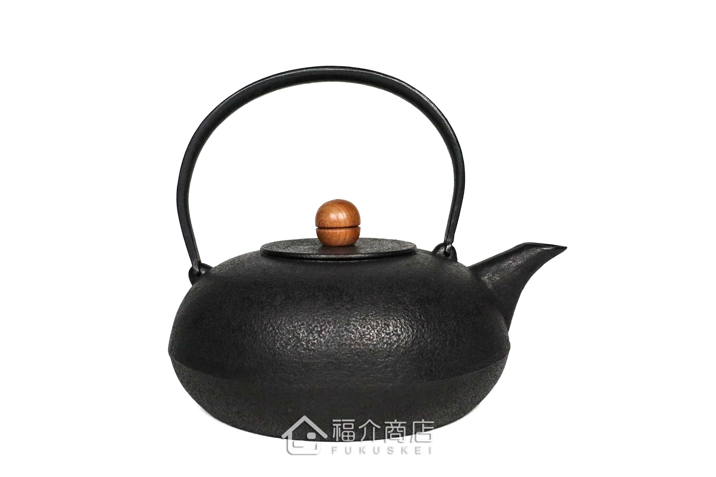 薰山工房所製作煮水泡茶用的鐵壺