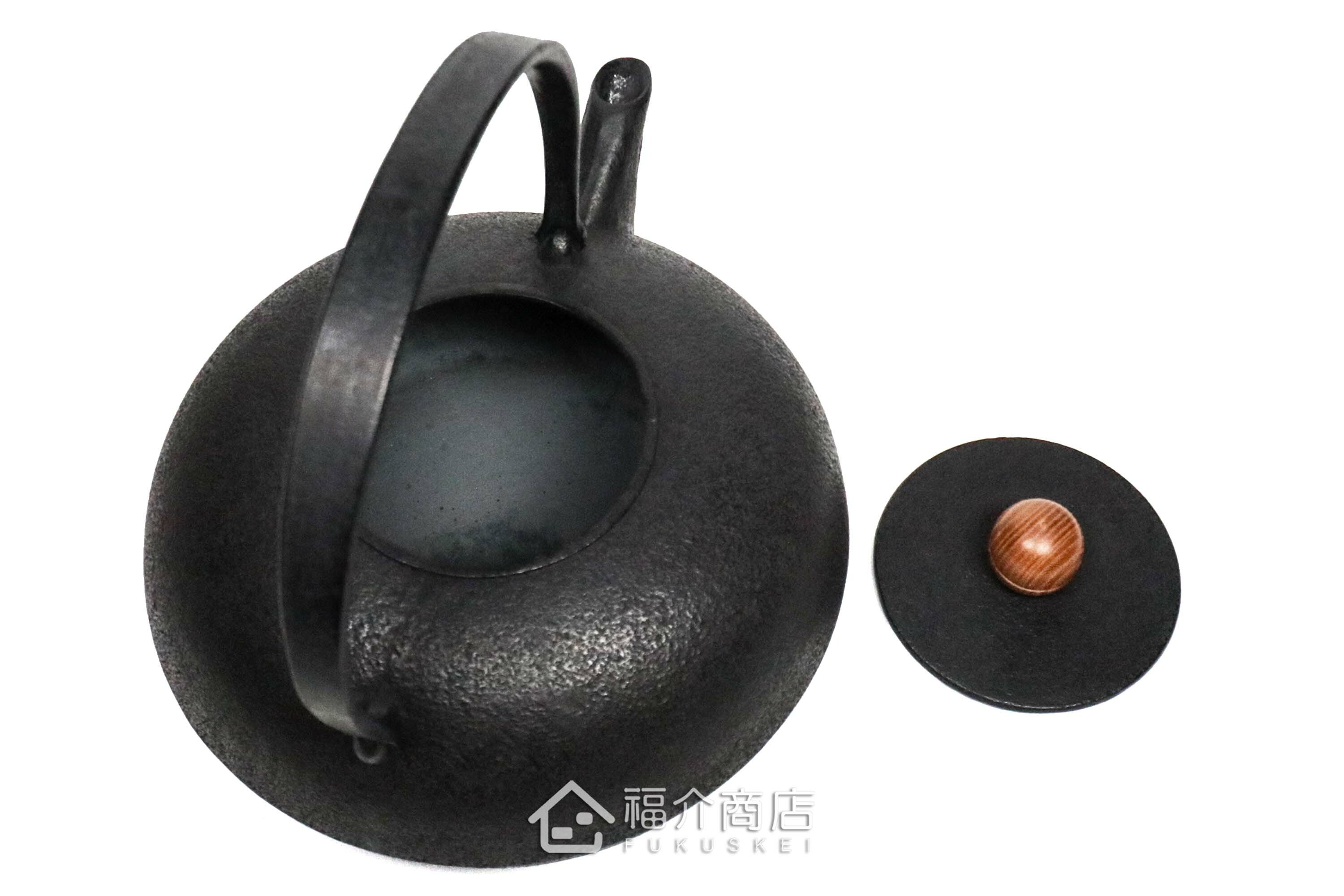 薰山工房所製作煮水泡茶用的鐵壺