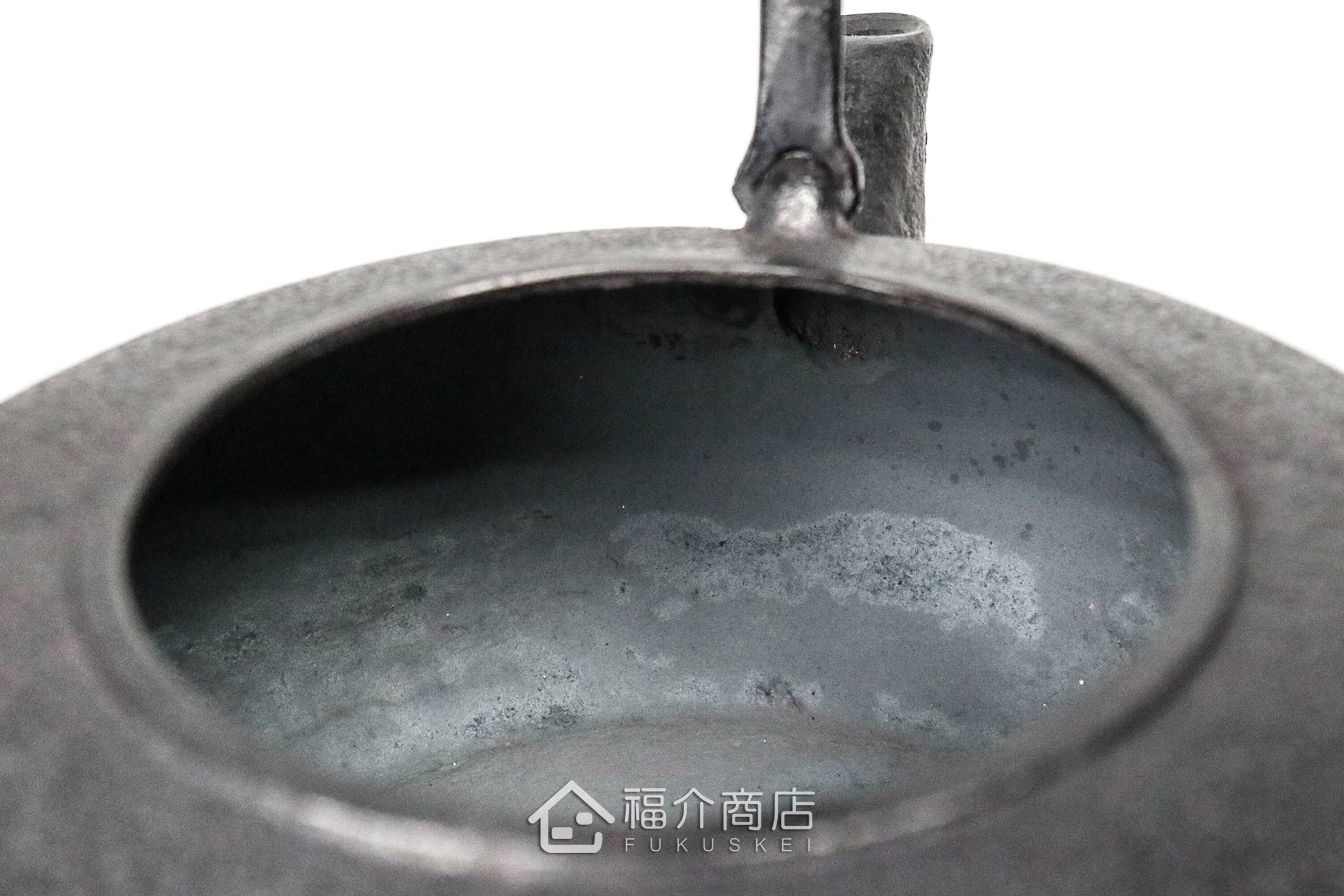 薰山工房所製作煮水泡茶用的鐵壺