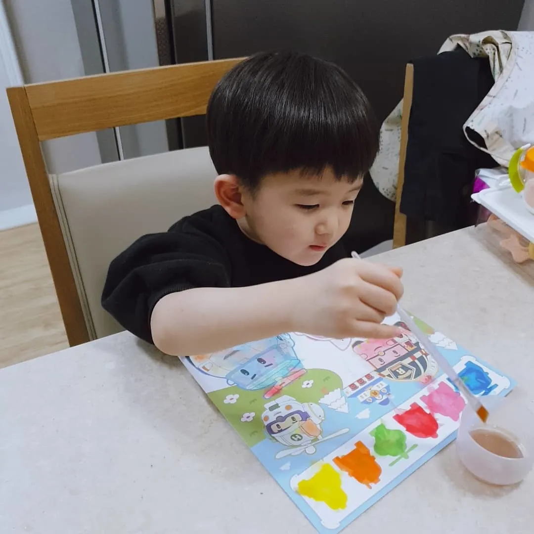 《 韓國 ROIBOOKS 》 紙水彩畫冊（波力款/附畫筆）