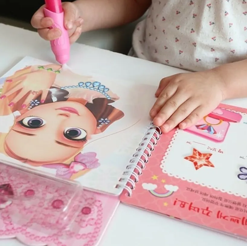 《 韓國 ROIBOOKS 》 魔法水畫冊（公主款/附畫筆）