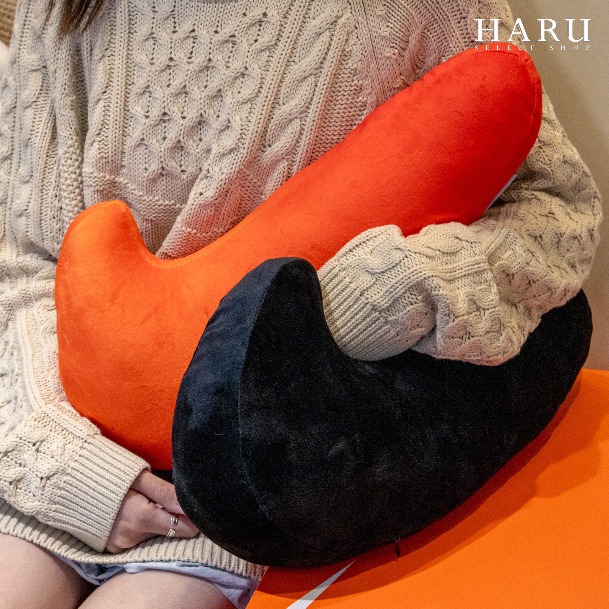 會員獨佔限定  NIKE members day SWOOSH LOGO 抱枕 橘 黑