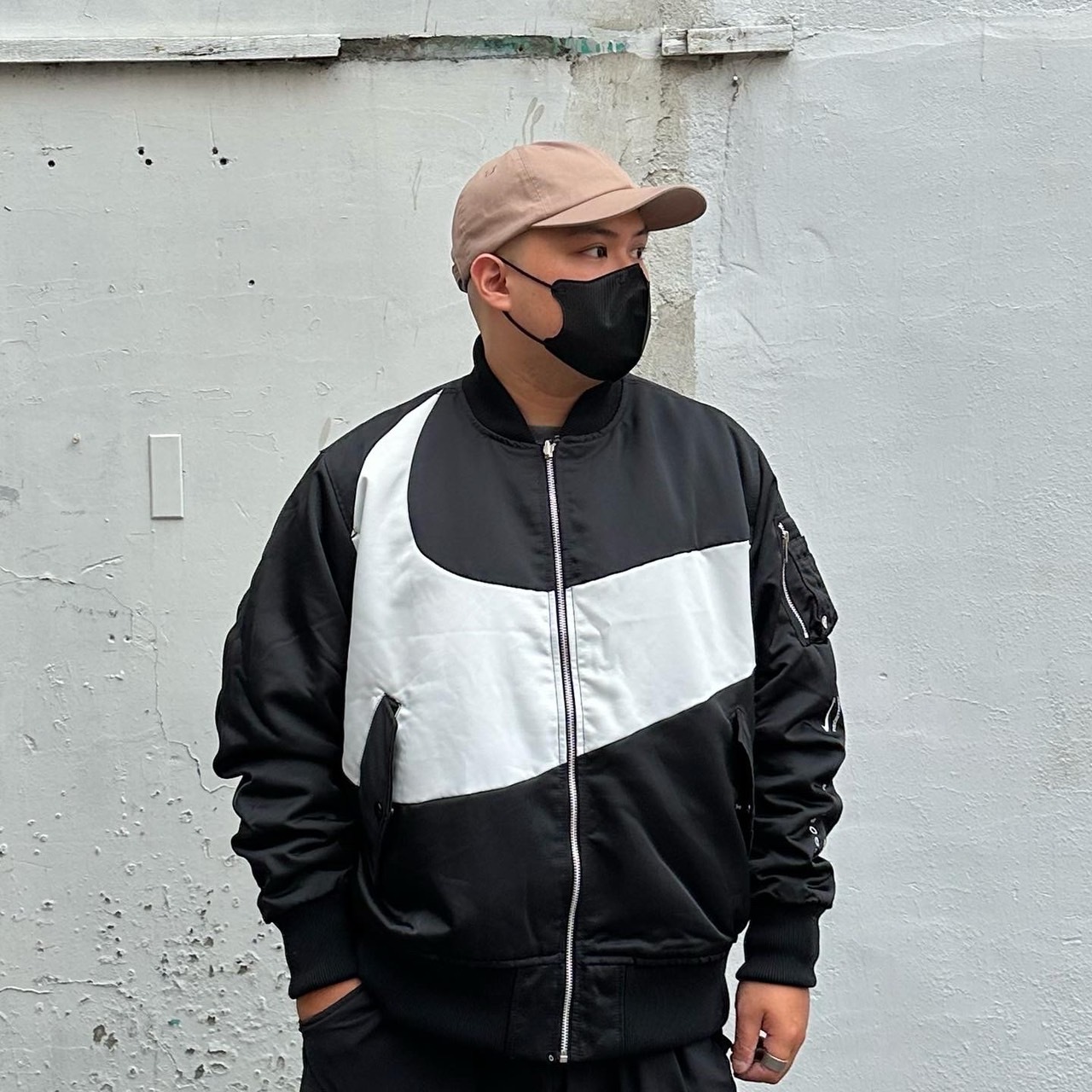 NIKE Sportswear Swoosh Therma-FIT 撞色大logo 大勾 飛行外套 (DD6056-010)