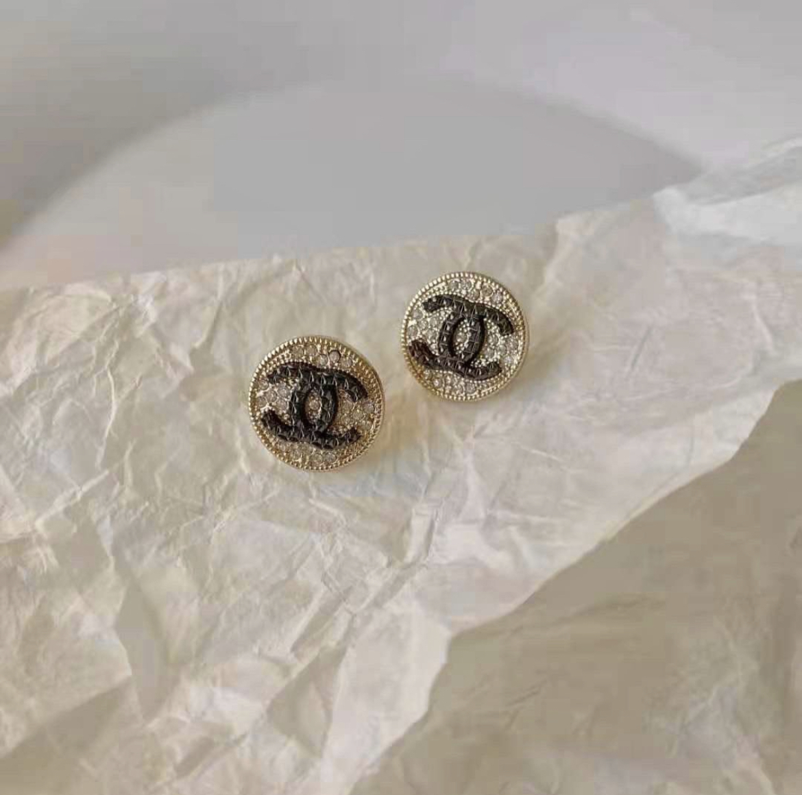 香奶奶 黑石水碎鑽雙c圓耳釘