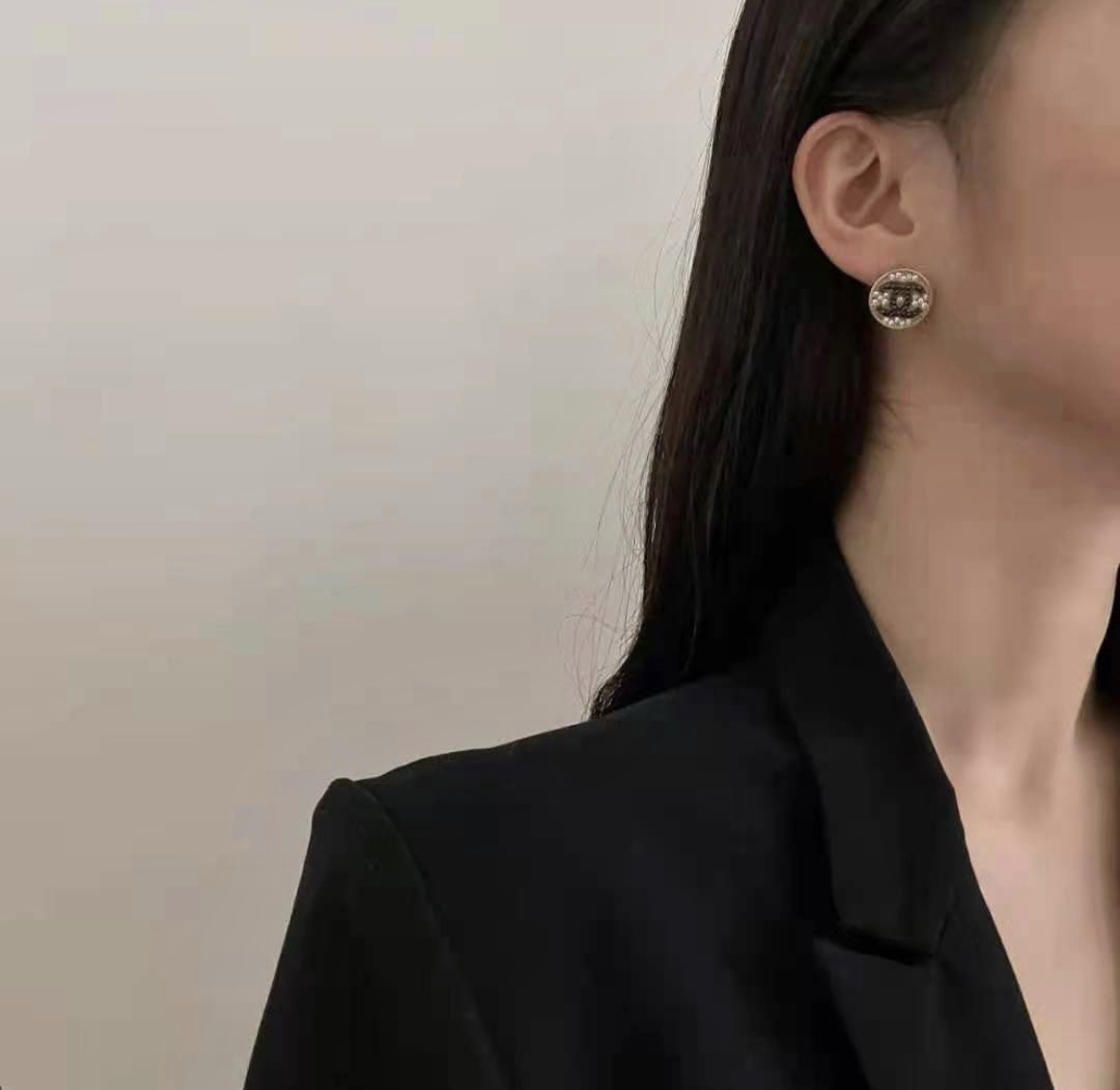 香奶奶 黑石水碎鑽雙c圓耳釘