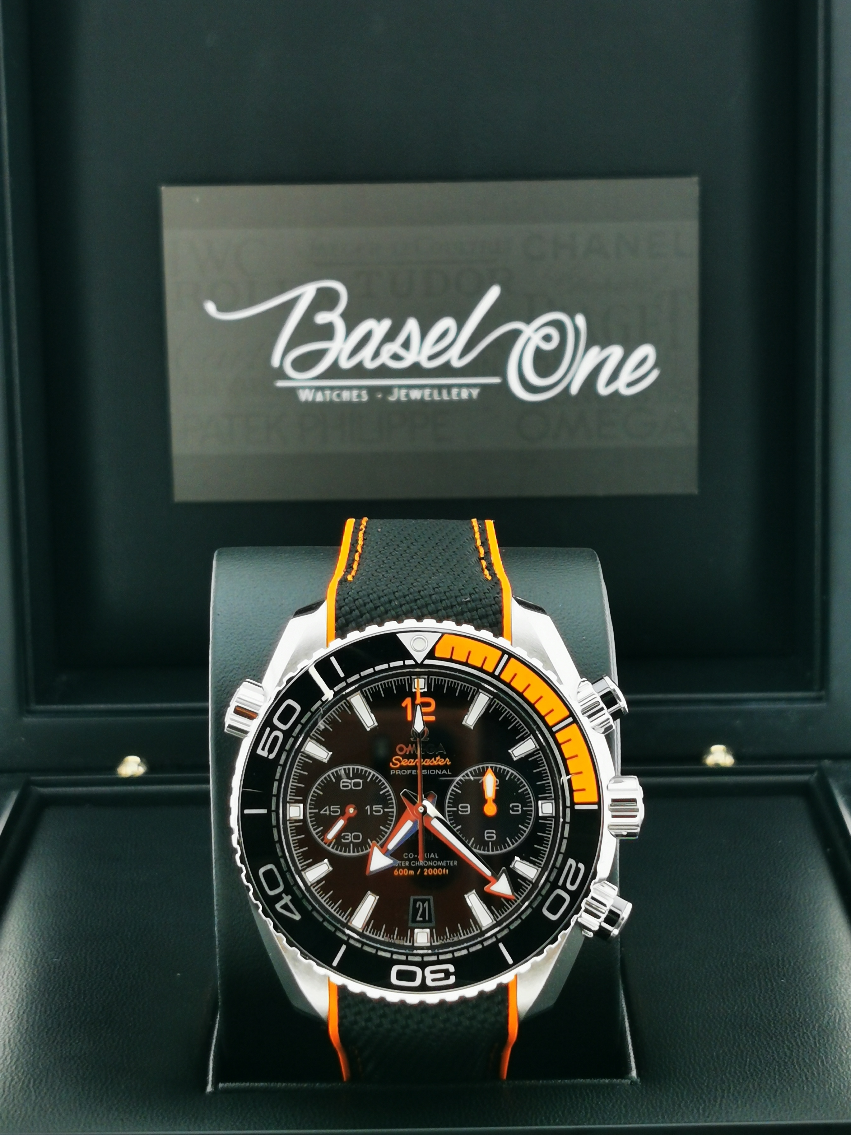 DISCONTINUED BRAND NEW OMEGA SEAMASTER  215.32.46.51.01.001    21532465101001  PLANET OCEAN 600M BLACK AND ORANGE CO‑AXIAL MASTER CHRONOMETER RUBBER STRAP 45MM