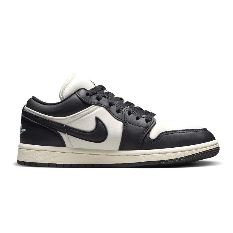 Air Jordan 1 WMNS Low 