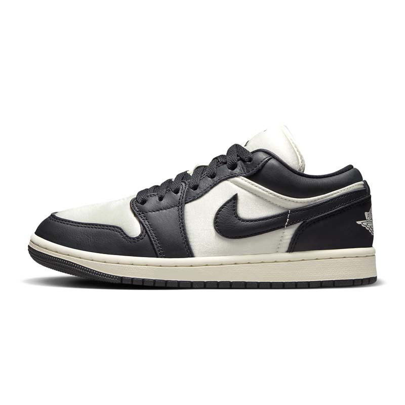 Air Jordan 1 WMNS Low 