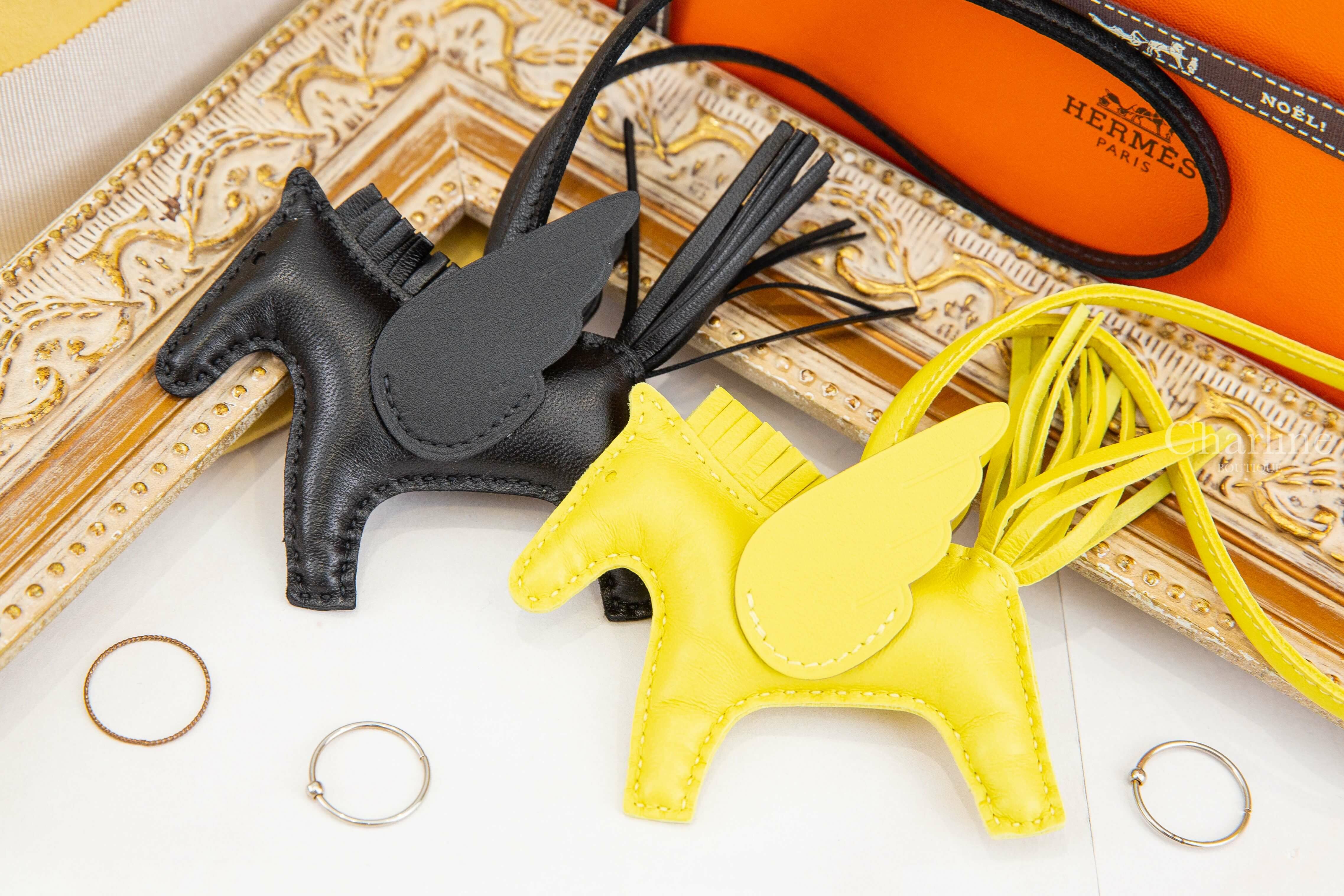 Hermès Rodeo PM Pegase 黑色小型飛馬吊飾,Hermès Rodeo PM Pegase 萊姆黃小型飛馬吊飾-Charline Boutique 精品代購