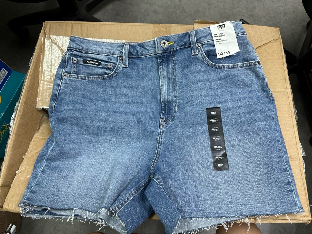 [S] DKNY E2RL0779 IT WASH DENIM SHORT, 755406589733 (SD681)
