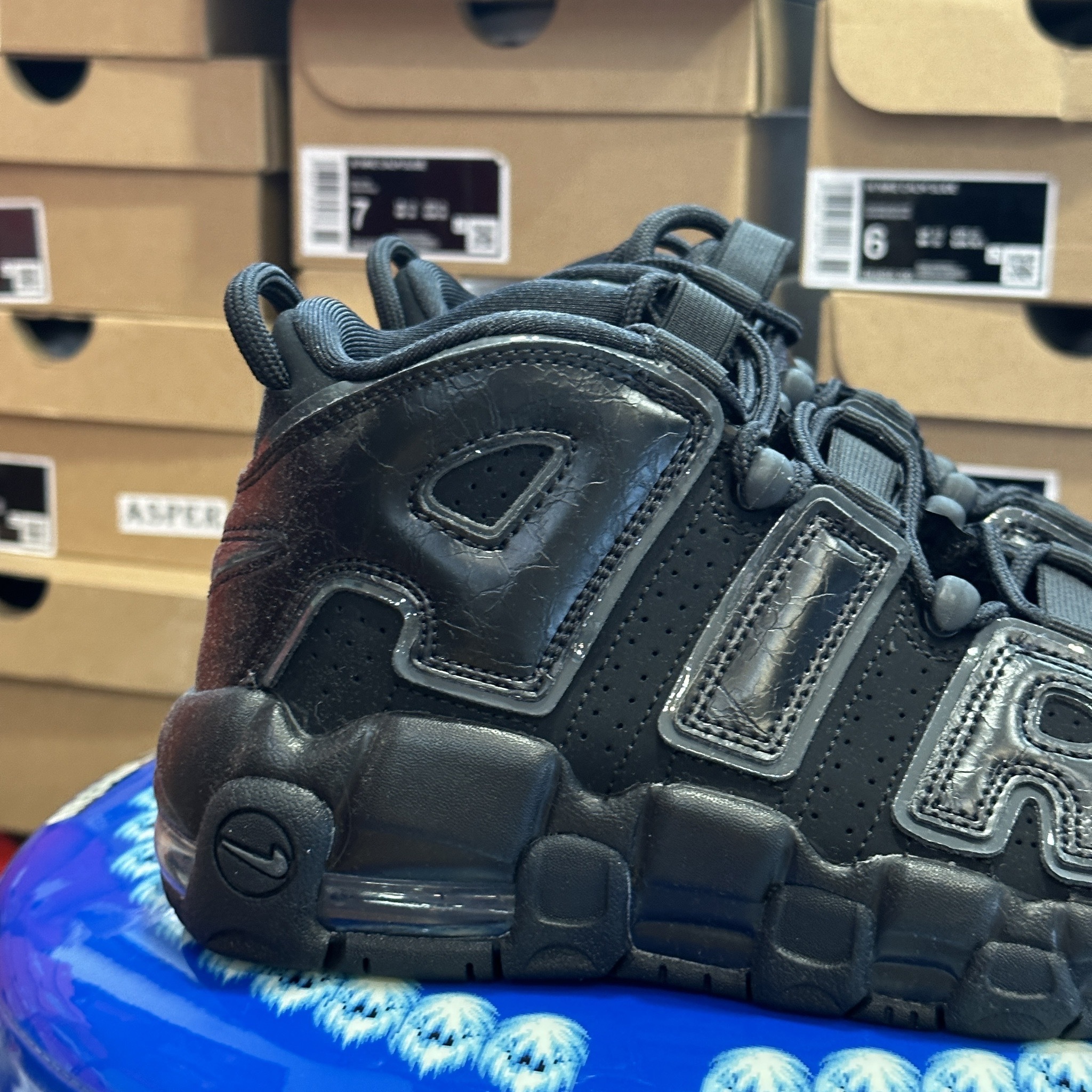 Nike Air More Uptempo GS “Triple Black” 全黑大AIR 大童鞋FV2