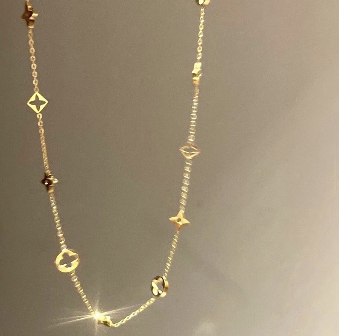 小lv金低奢全老花鏤空翻玩項鍊