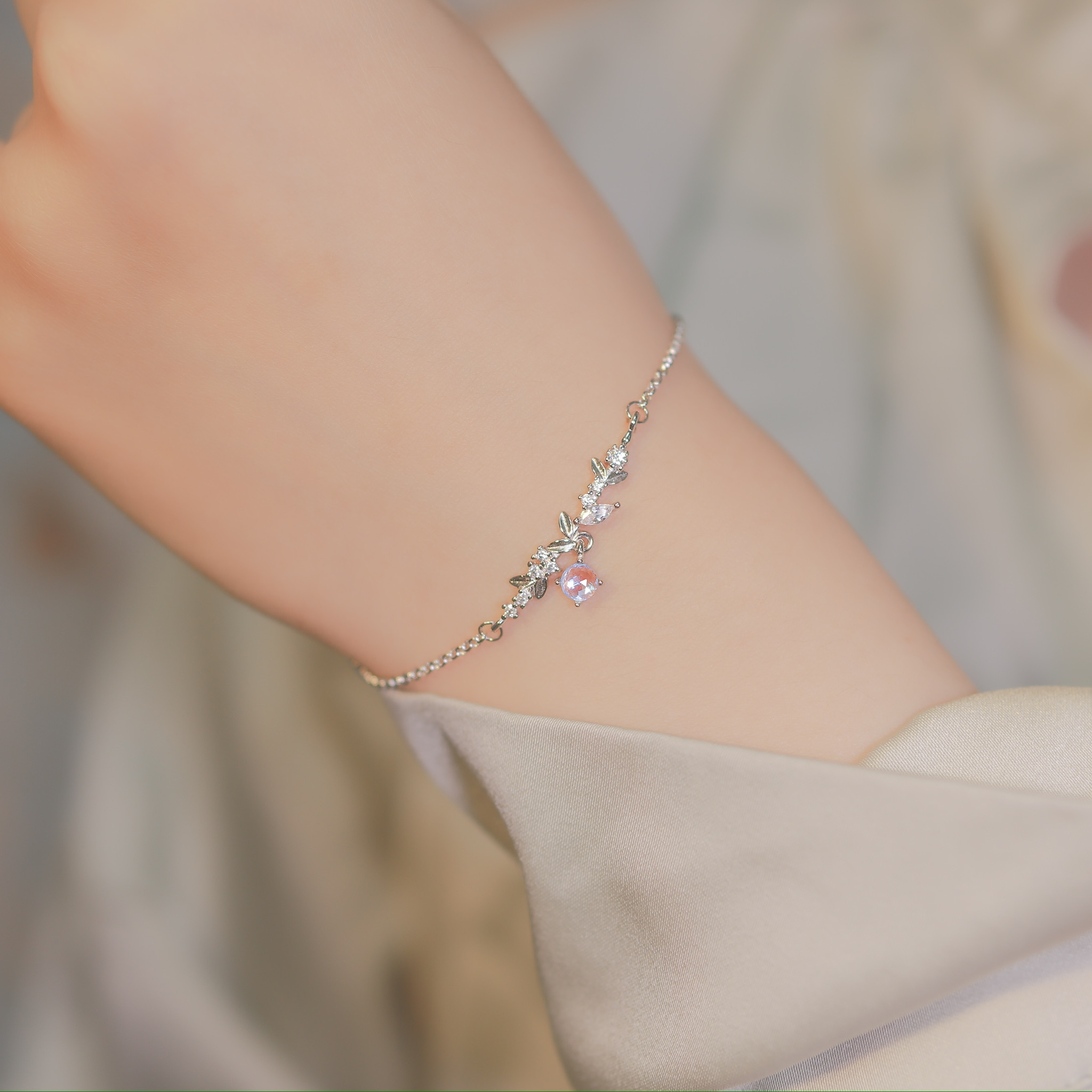 | 925純銀・白金 | 微笑花瓣手鏈 | BR0953 |