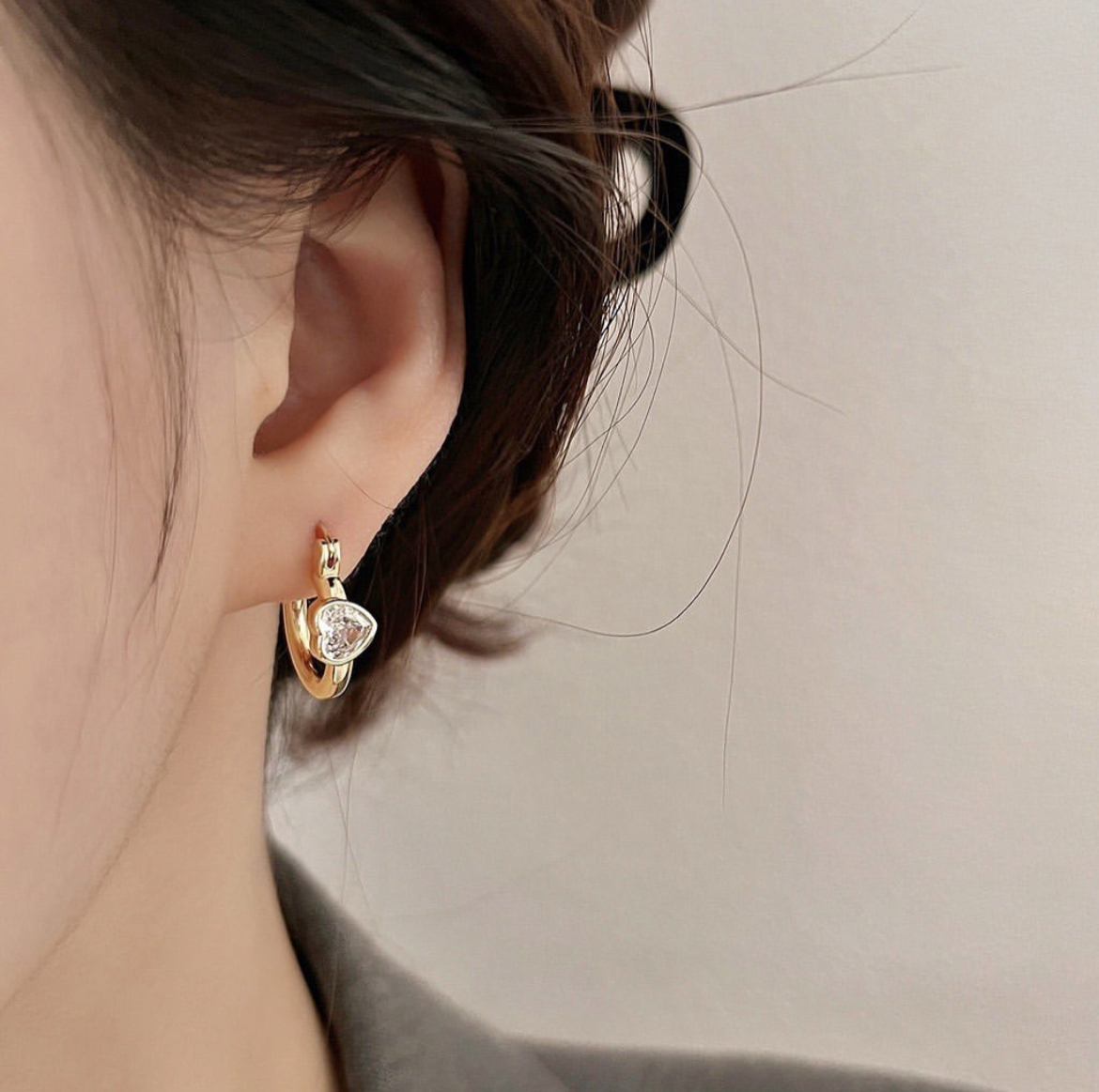 低奢金銀水鑽桃心 耳扣釘