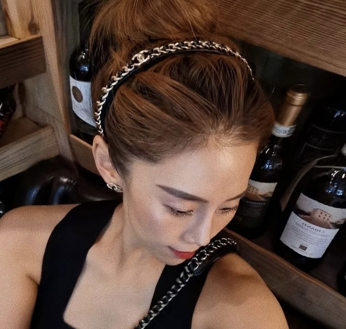 香奶奶”經典金雙c皮革穿鍊定製髮箍