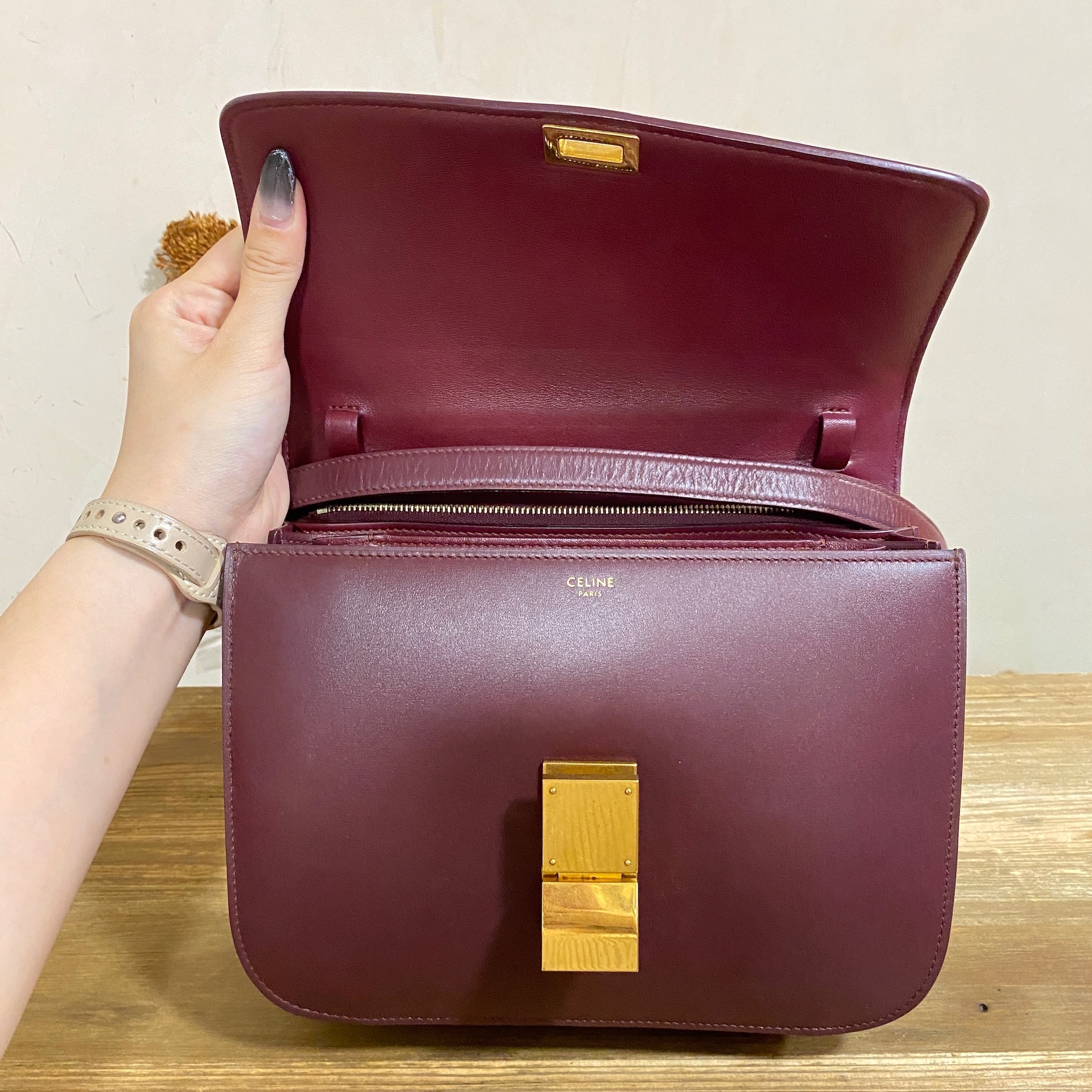 Pre owned Celine classic box medium Burgundy